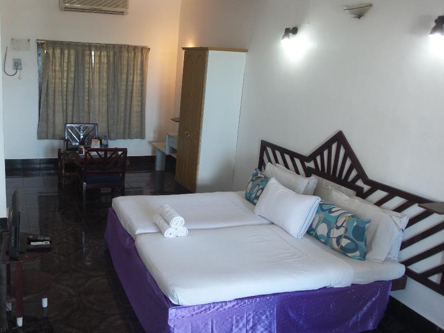 Raja Hotel โกวาลัม ภายนอก รูปภาพ