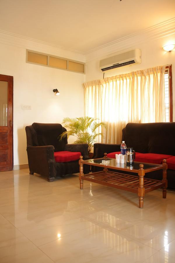 Raja Hotel โกวาลัม ภายนอก รูปภาพ