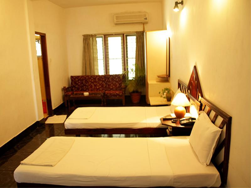 Raja Hotel โกวาลัม ภายนอก รูปภาพ